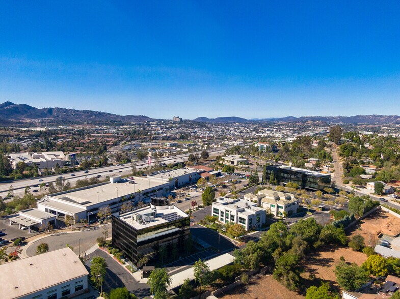 More Photos Of 900 Canterbury Pl, Escondido Office For Lease