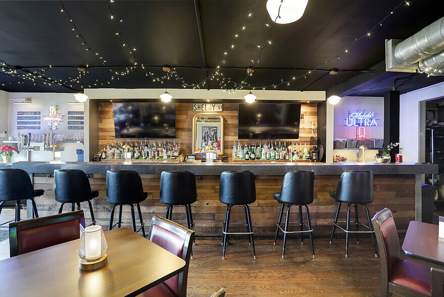 More Photos Of 2849 S Shelby St, Indianapolis Freestanding For Sale