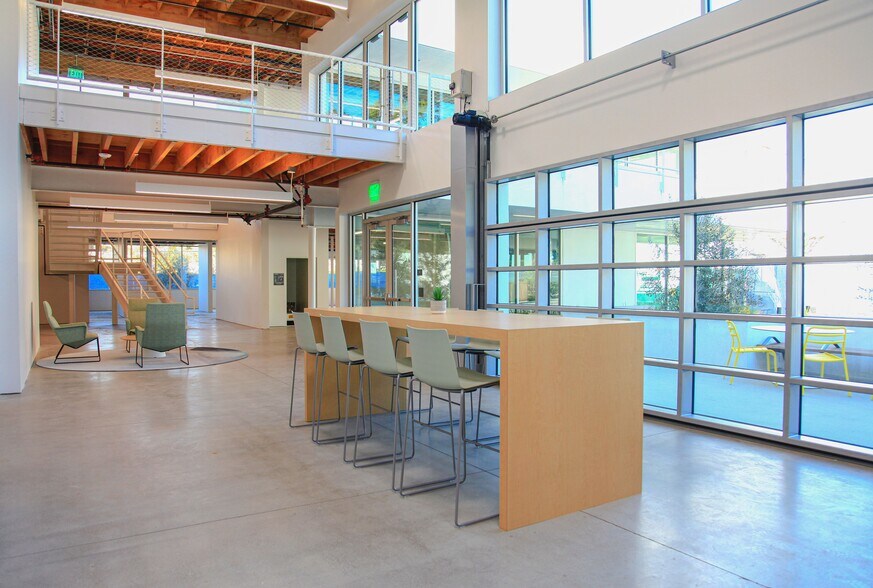 More Photos Of 5650 W Centinela Ave, Los Angeles Unknown For Lease