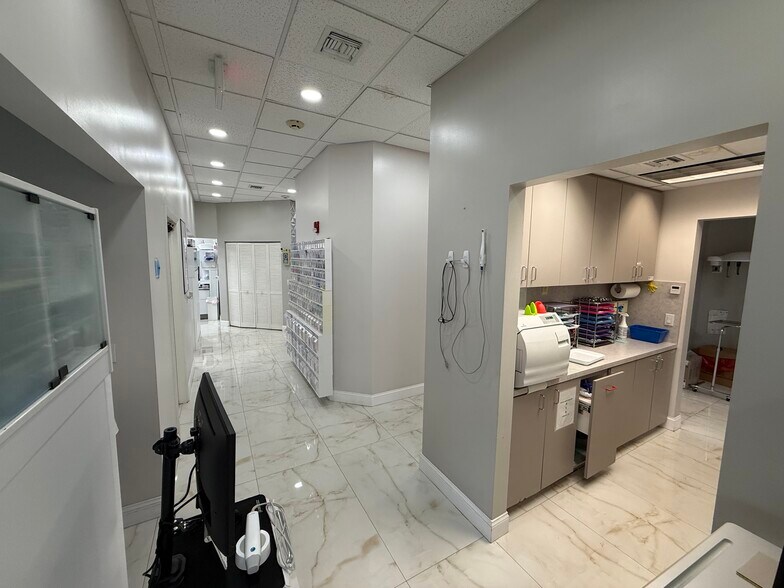 More Photos Of 2751 Executive Park Dr, Weston Medical For Sale