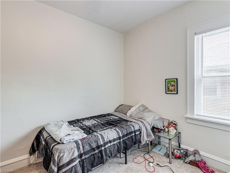 More Photos Of 5521 W 48th St, Parma Apartments For Sale