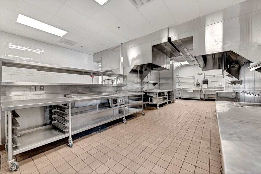 More Photos Of 4280 W Martin Luther King Blvd, Fayetteville Restaurant For Sale