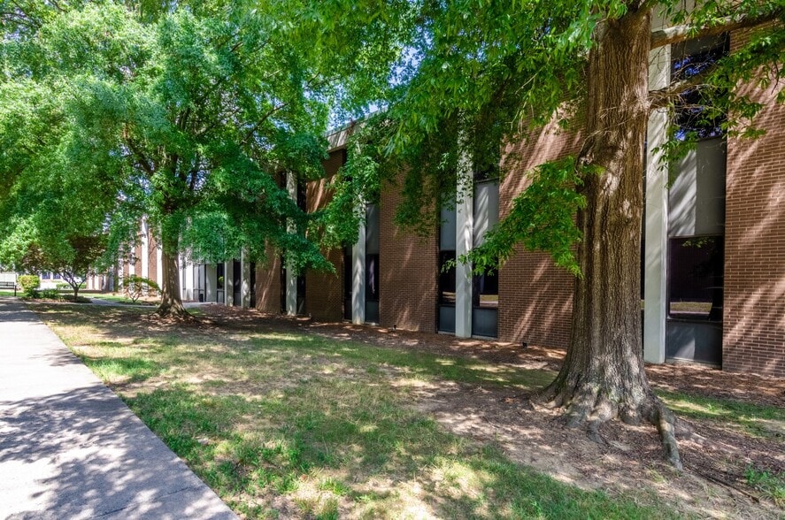 More Photos Of 1 Centerview Dr, Greensboro Unknown For Lease