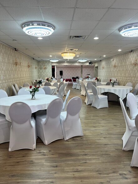 More Photos Of 2716 Hempstead Tpke, Levittown Restaurant For Sale