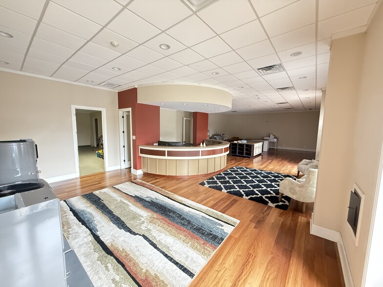 More Photos Of 211B Johnny Mercer Blvd, Savannah Self Storage For Sale