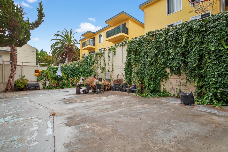 More Photos Of 273 Macarthur Blvd, Oakland Apartments For Sale