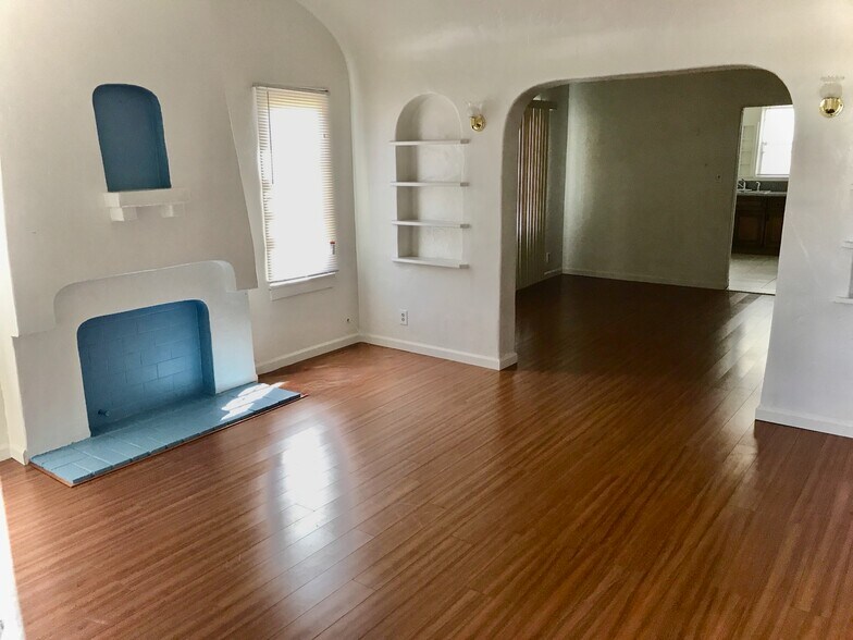 More Photos Of 2853 Buckingham Rd, Los Angeles Multifamily For Sale