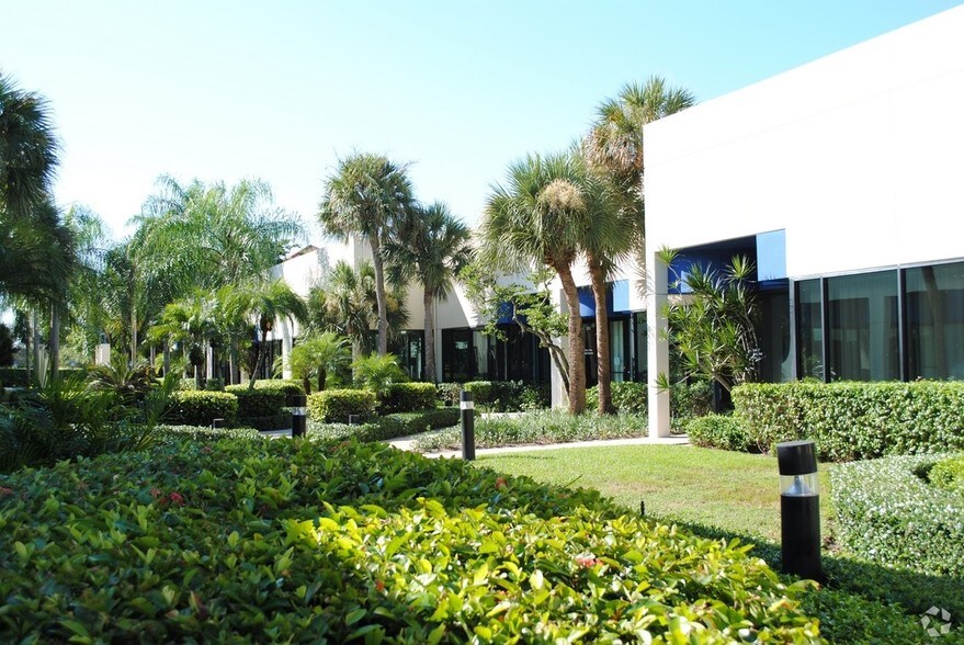 More Photos Of 902 Clint Moore Rd, Boca Raton Loft Creative Space For Lease