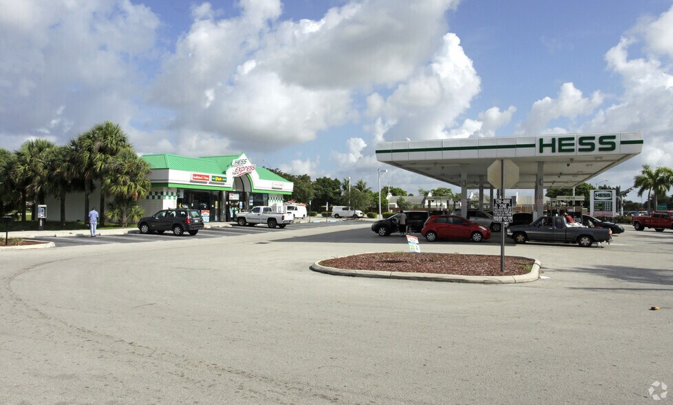 More Photos Of 19650-19674 NW 27th Ave, Miami Gardens Storefront For Lease