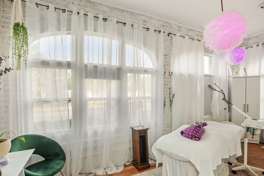 More Photos Of 919 N Monroe St, Tallahassee Freestanding For Lease