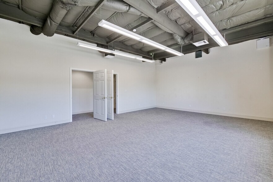 More Photos Of 853 Brown Rd, Fremont Research And Development For Lease