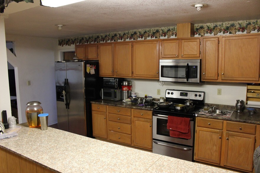 More Photos Of 512 E Riley St, Freer Hospitality For Sale