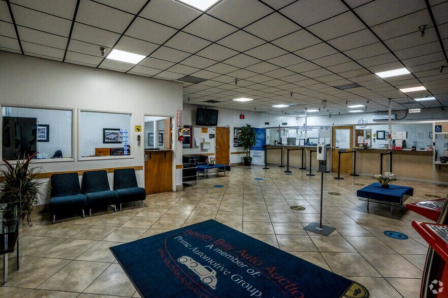 More Photos Of 13210 S Normandie Ave, Gardena Warehouse For Sale