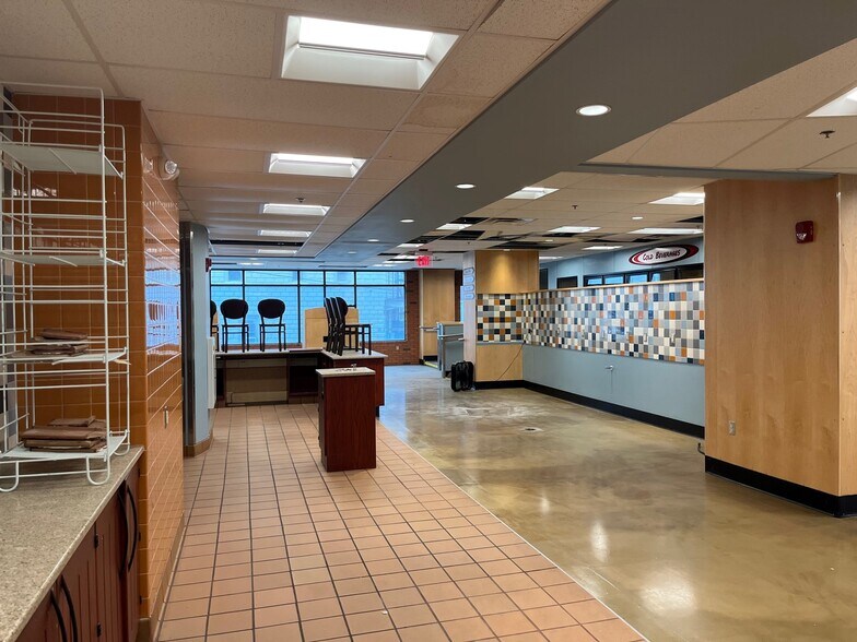 More Photos Of 333 Beechurst Ave, Morgantown Storefront Retail Residential For Lease