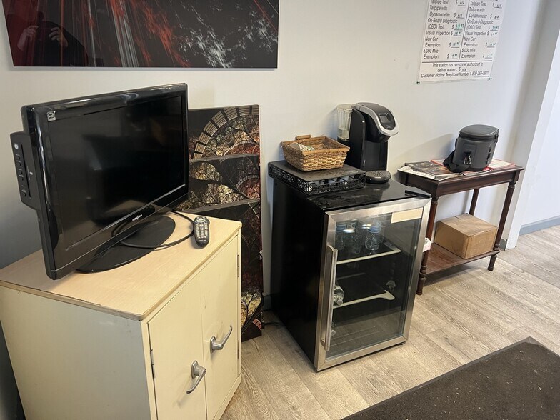 510 W Bridge St, Morrisville, PA 19067 Auto Repair For Sale