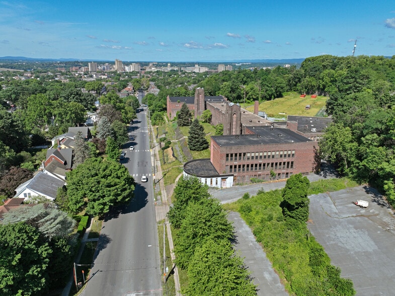 More Photos Of 2200 Market St, Harrisburg Schools For Sale