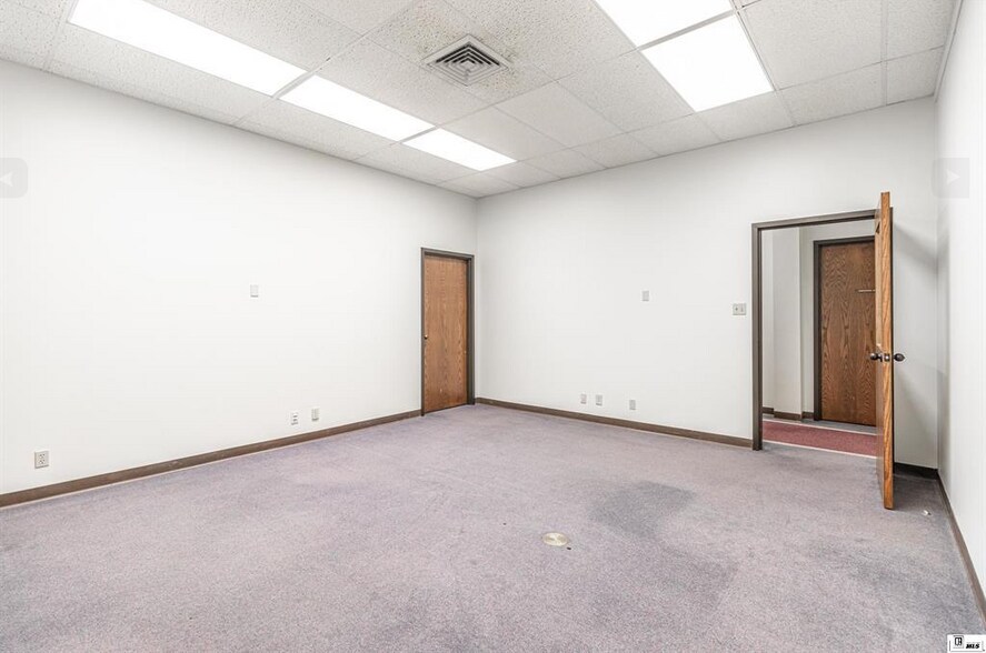 More Photos Of 235 DeSiard St, Monroe Office For Lease