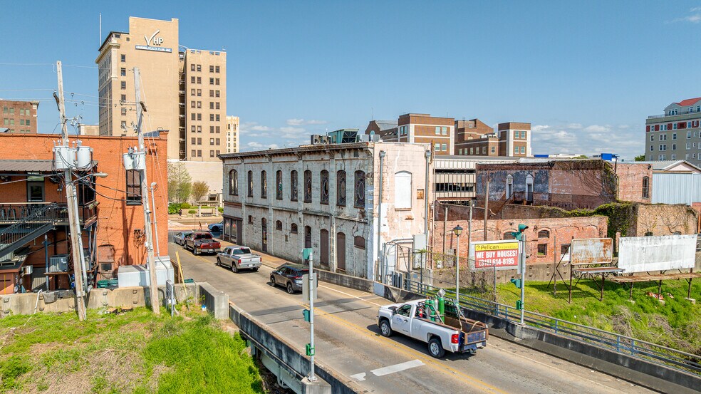 More Photos Of 100 S Grand St, Monroe Restaurant For Sale