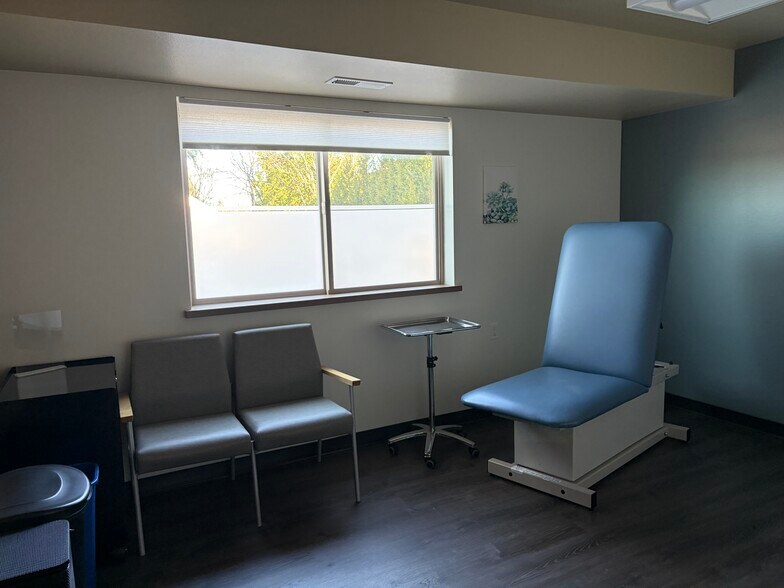 More Photos Of 1918 152nd Ave NE, Bellevue Office For Lease