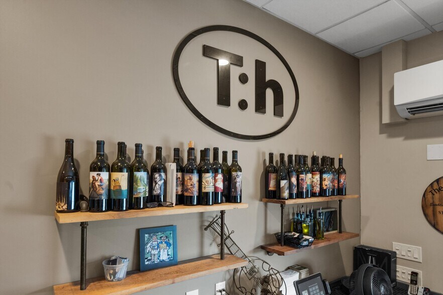 More Photos Of 514 NW Dixie Hwy, Stuart General Retail For Sale