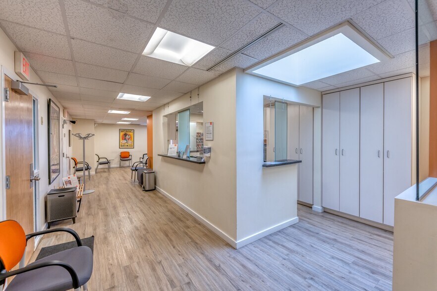 More Photos Of 40 Hurley Ave, Kingston Medical For Sale