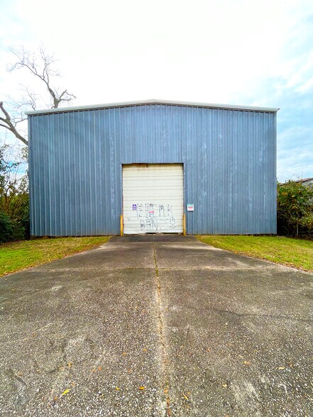 More Photos Of 1620 W Cervantes St, Pensacola Freestanding For Sale