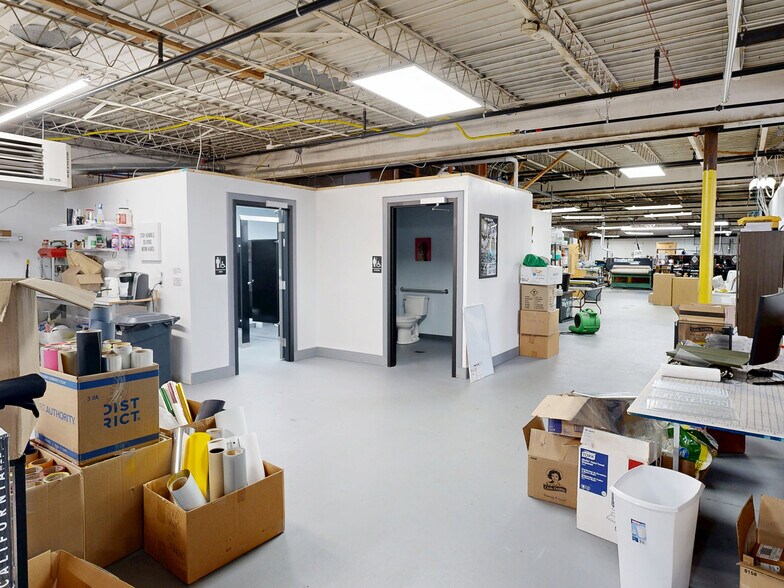 More Photos Of 217 W 11th St, Erie Flex For Sale