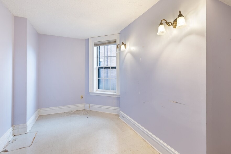 More Photos Of 1 Main St, Hartford Office Residential For Sale