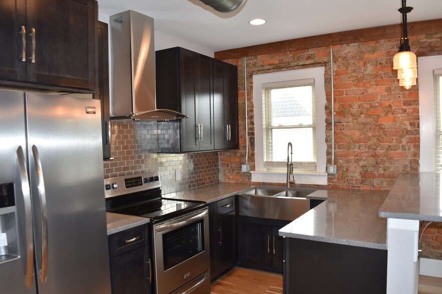 More Photos Of 105 E Center St, Mebane Office For Lease