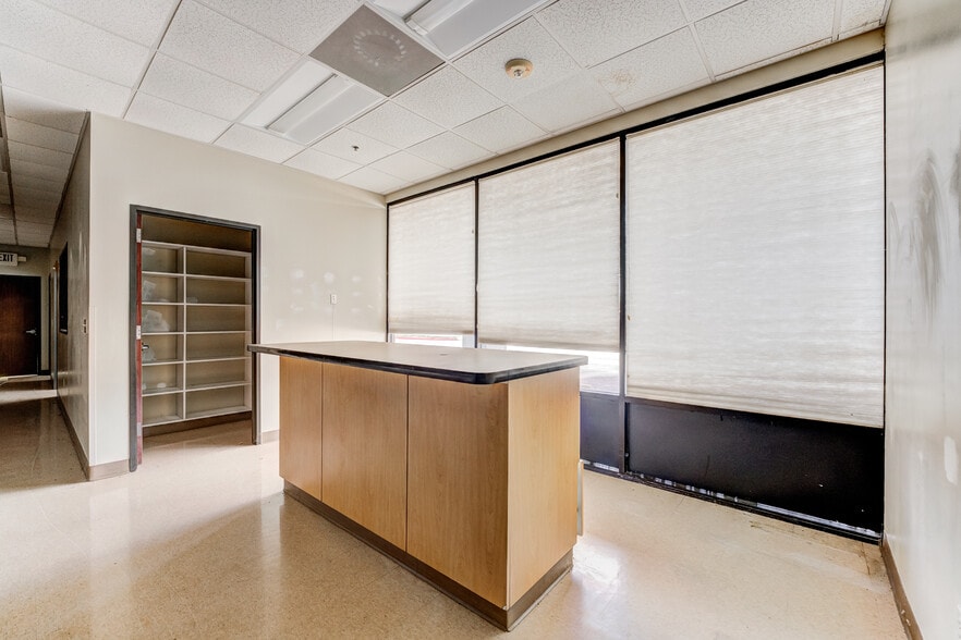 More Photos Of 324 Fm-1960 Rd, Houston General Retail For Sale