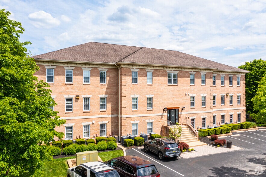 More Photos Of 2000 Sproul Rd, Broomall Unknown For Lease