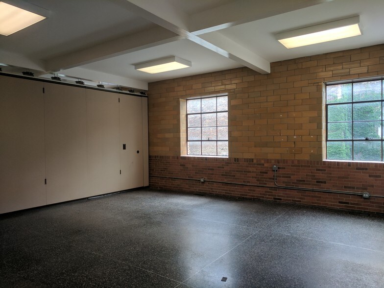 More Photos Of 1659 W Hubbard St, Chicago Loft Creative Space For Lease