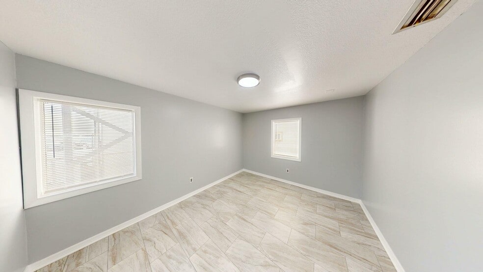 More Photos Of 1517 Hillcrest St, Orlando Office For Lease