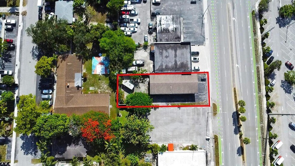 More Photos Of 200 W Prospect Rd, Oakland Park Freestanding For Sale