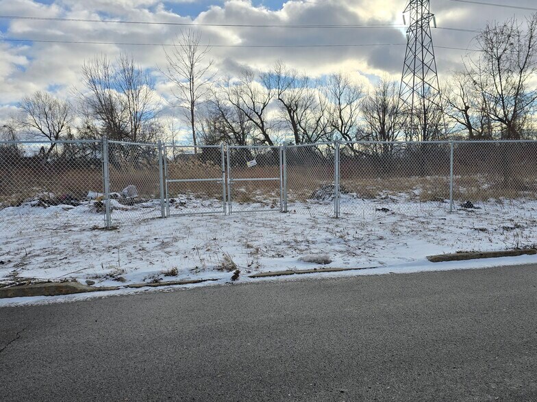 More Photos Of 2217 Allen ave, Niagara Falls Land For Lease