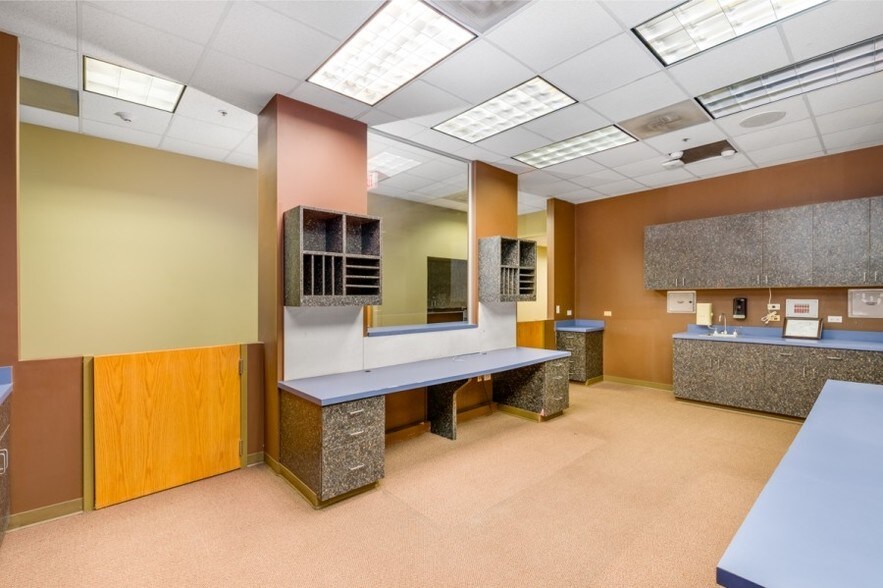 More Photos Of 1720 Phoenix Blvd, College Park Medical For Lease