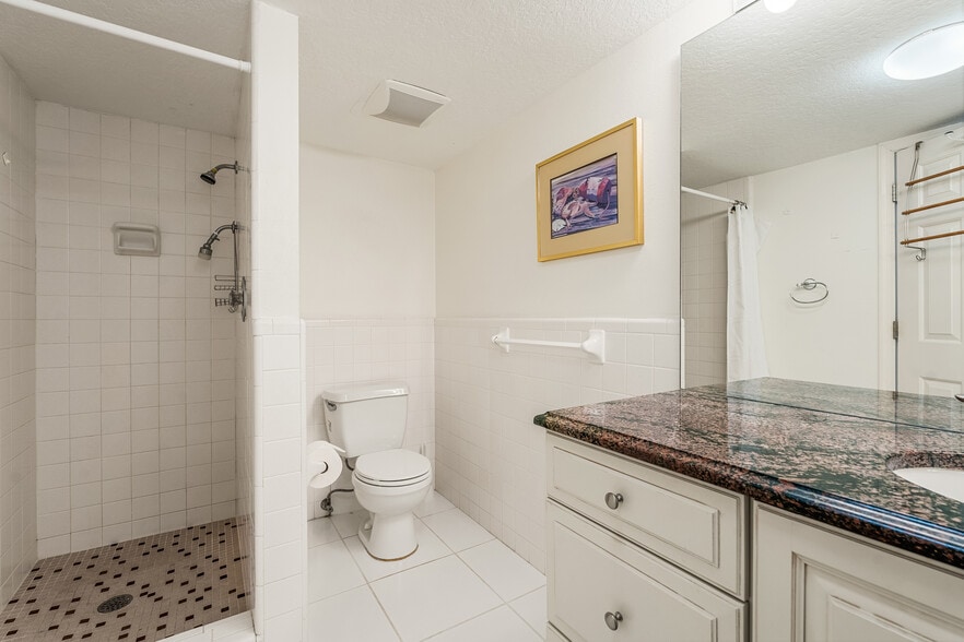 More Photos Of 23 Royal Palm Pointe, Vero Beach Restaurant For Sale