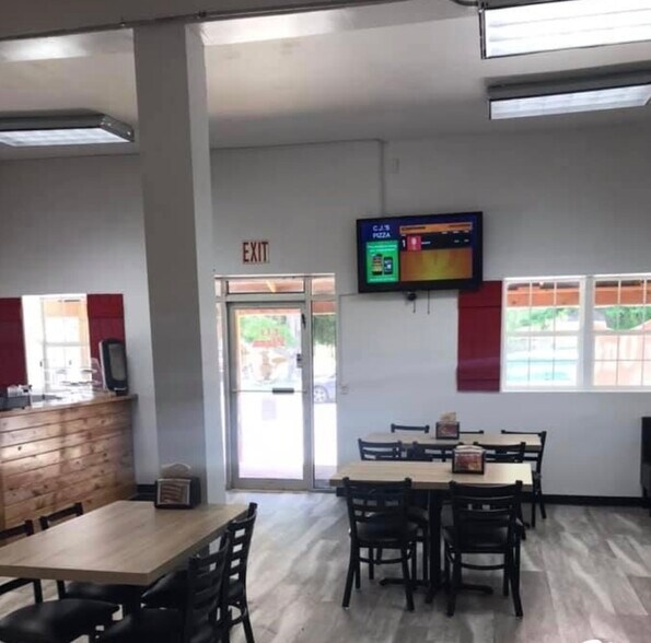 More Photos Of 18 N 4th St, Gosport Storefront Retail Office For Sale