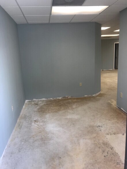 More Photos Of 13080 S Belcher Rd, Largo Office For Lease