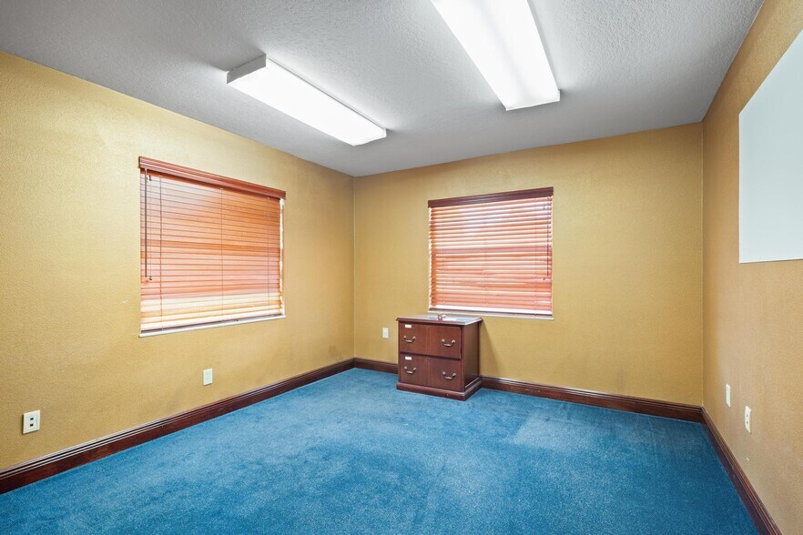 More Photos Of 16255 Aviation Loop Dr, Brooksville Manufacturing For Lease