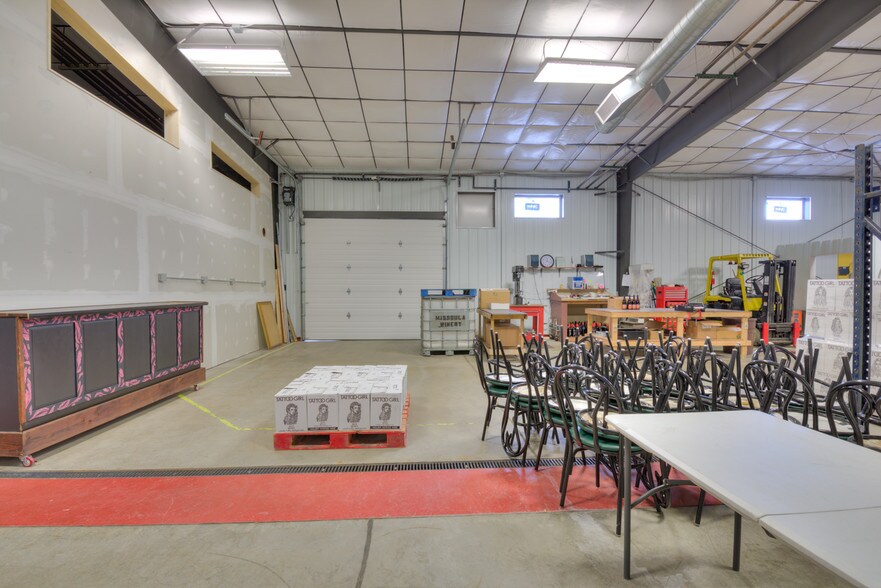 More Photos Of 5646 W Harrier Dr, Missoula Showroom For Sale