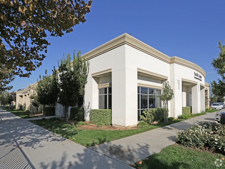 More Photos Of 7025 N Chestnut Ave, Fresno Medical For Lease