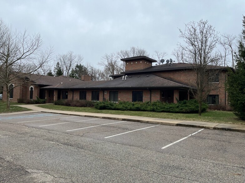 Primary Photo Of 26095 Taft Rd, Novi Apartments For Sale