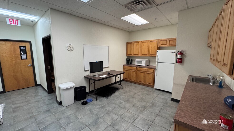 More Photos Of 3686 Stagecoach Rd, Longmont Warehouse For Sale