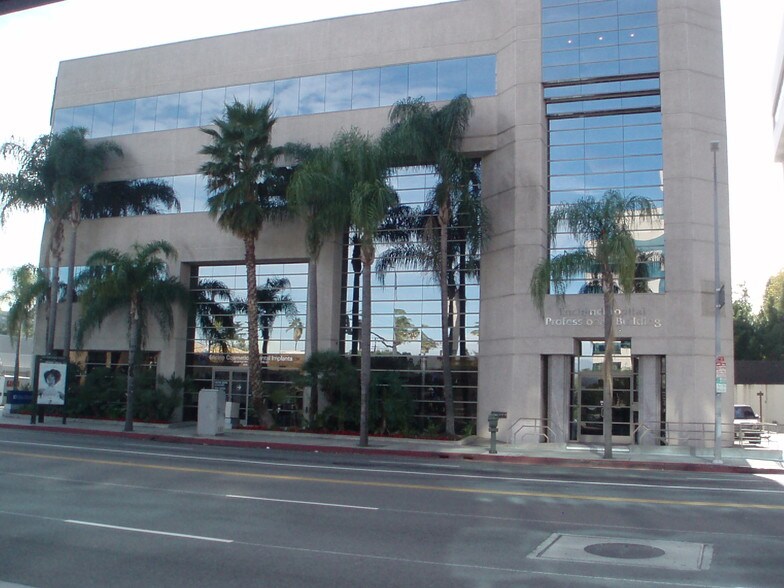 More Photos Of 16500 Ventura Blvd, Encino Medical For Lease