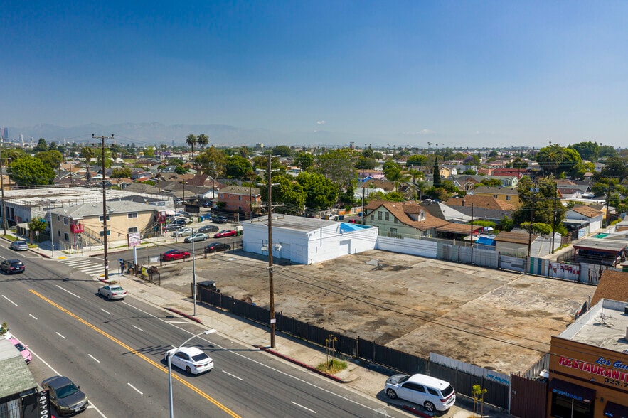 More Photos Of 110 E 62nd St, Los Angeles Auto Repair For Lease