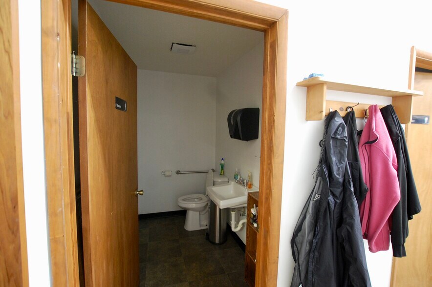 More Photos Of 35 Anderson Ave, Falconer Flex For Sale