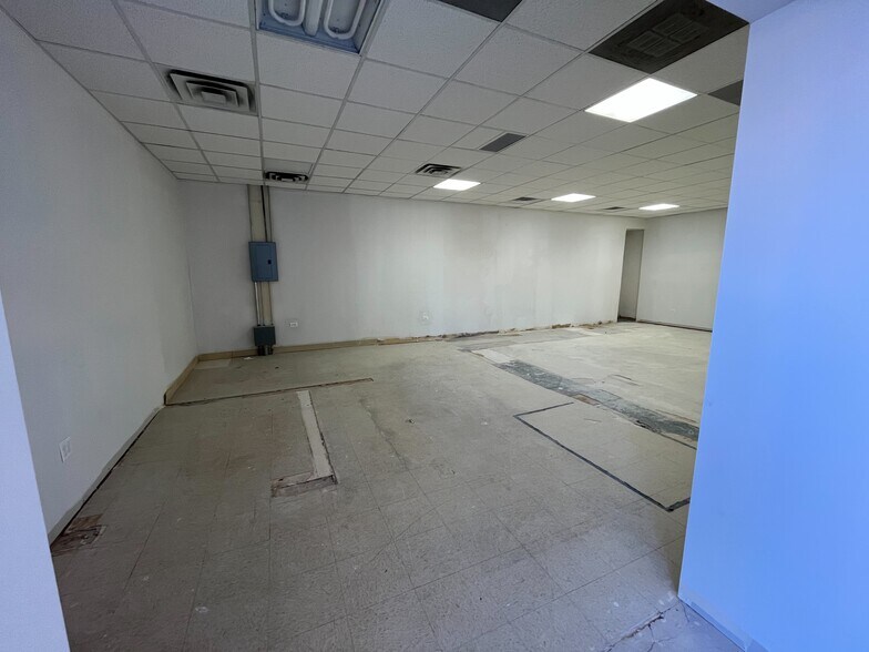 More Photos Of 3401-3409 W Fullerton Ave, Chicago Storefront Retail Office For Lease