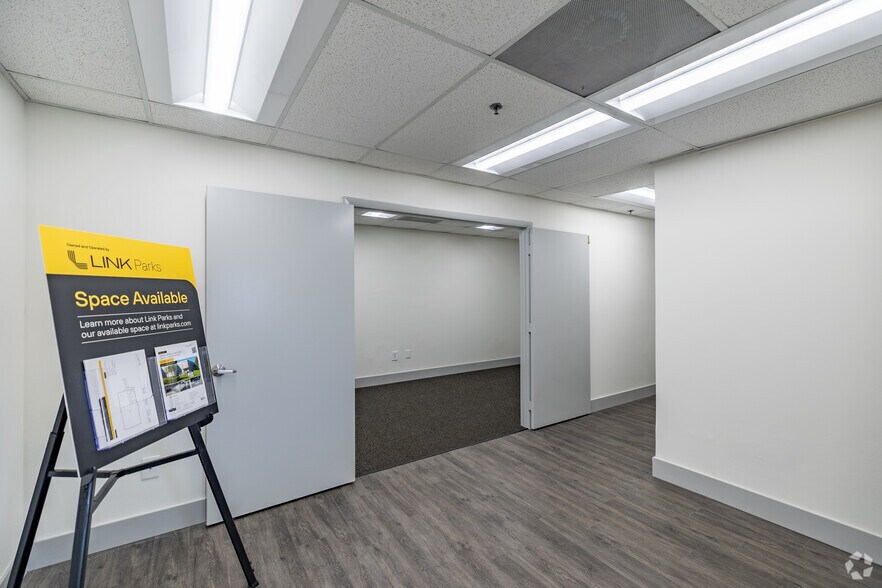 More Photos Of 1352-1382 NW 78th Ave, Doral Unknown For Lease