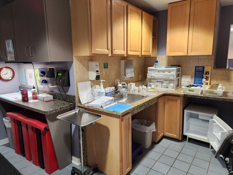 More Photos Of 4700 Erie St, College Park Office For Sale